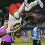 ¡Final de locura en Brasil! Bragantino lo dio vuelta en la última y acecha a River