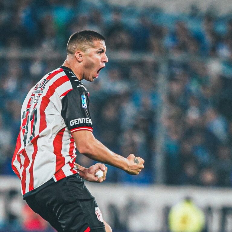 Racing empató con Barracas y pende de un hilo