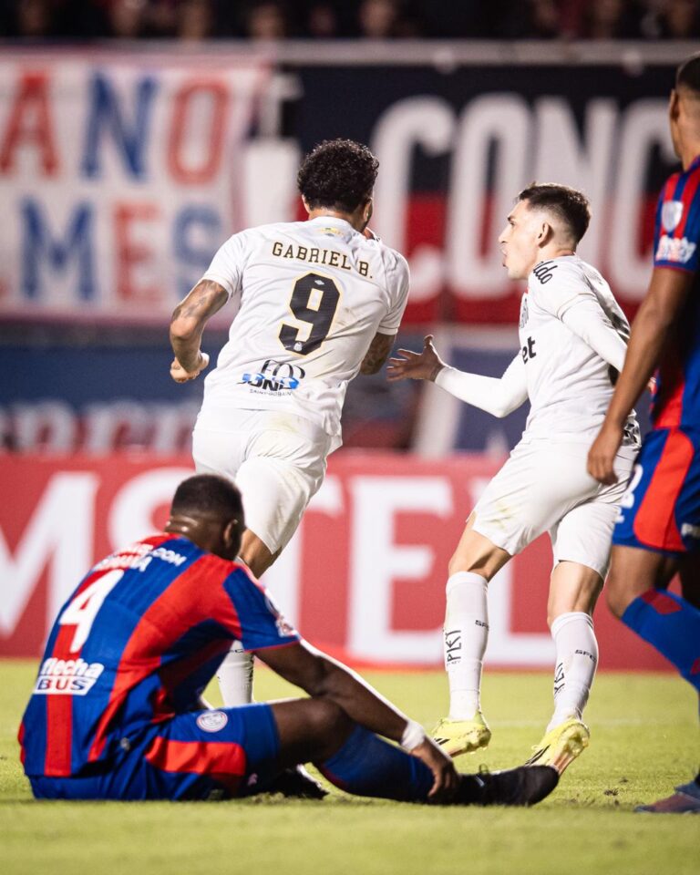 Gestos racistas y burlas económicas empañaron el duelo entre San Lorenzo y Santos