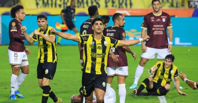 Táchira goleó a Carabobo y reaccionó en la fase final
