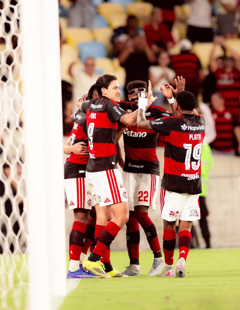 Flamengo goleó a Cusco y cerró la fase de grupos como líder invicto
