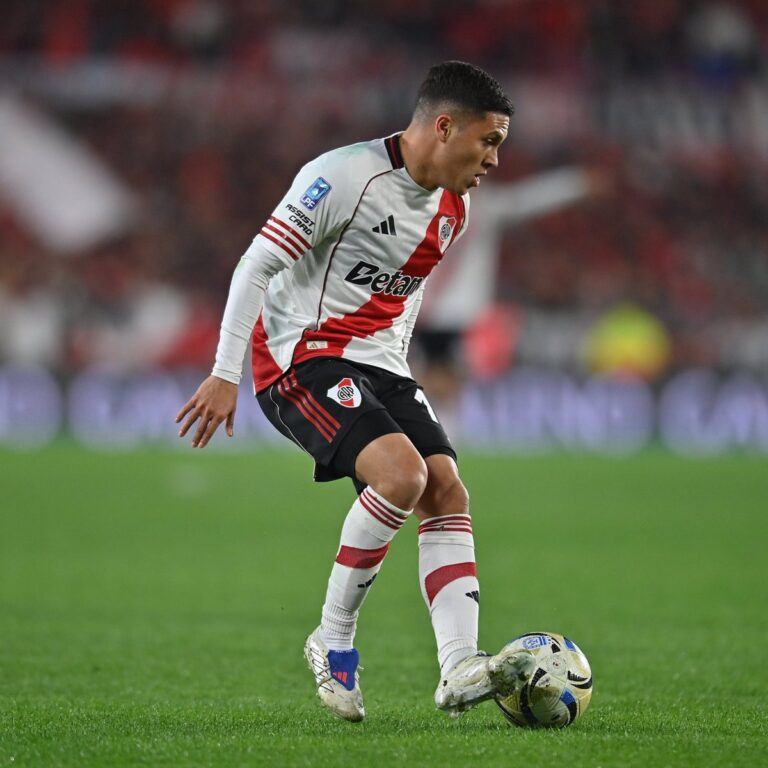 River sufrió, empató en el último minuto y eliminó a San Lorenzo por penales