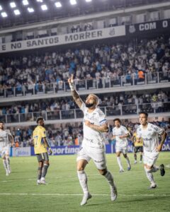 Santos goleó al Deportivo Cuenca y jugará el repechaje de la Sudamericana