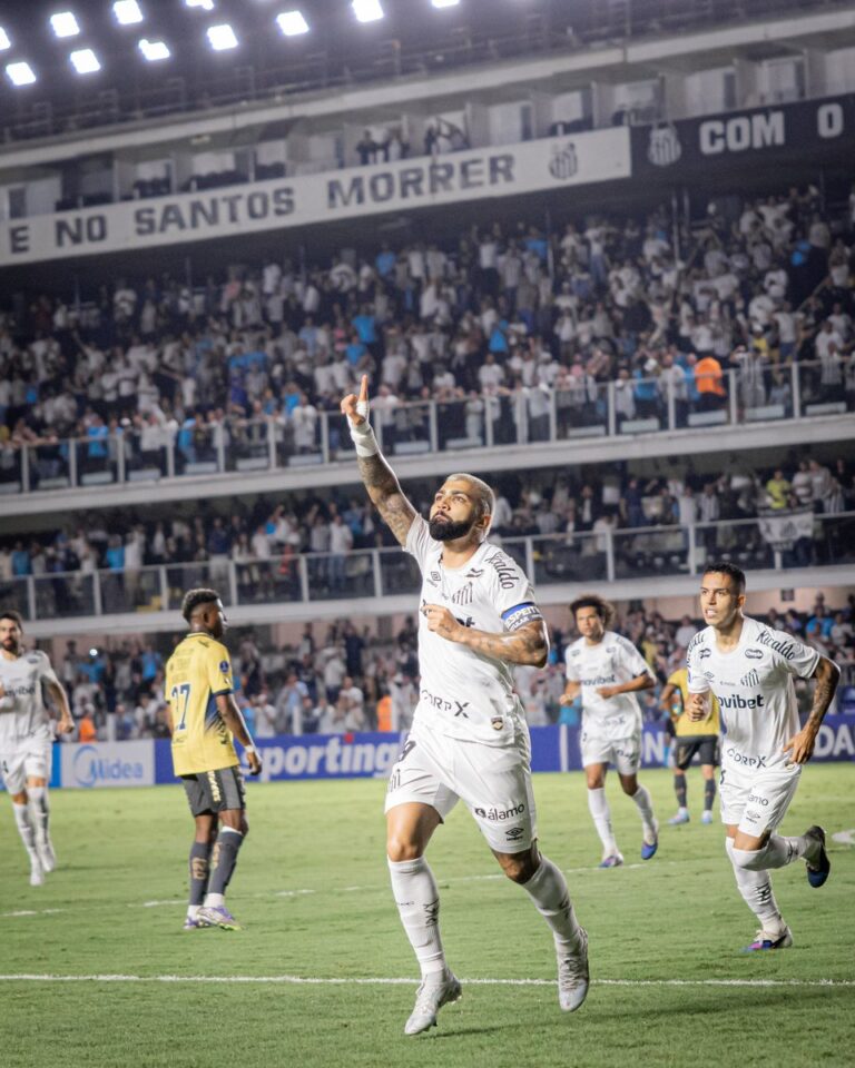 Santos goleó al Deportivo Cuenca y jugará el repechaje de la Sudamericana