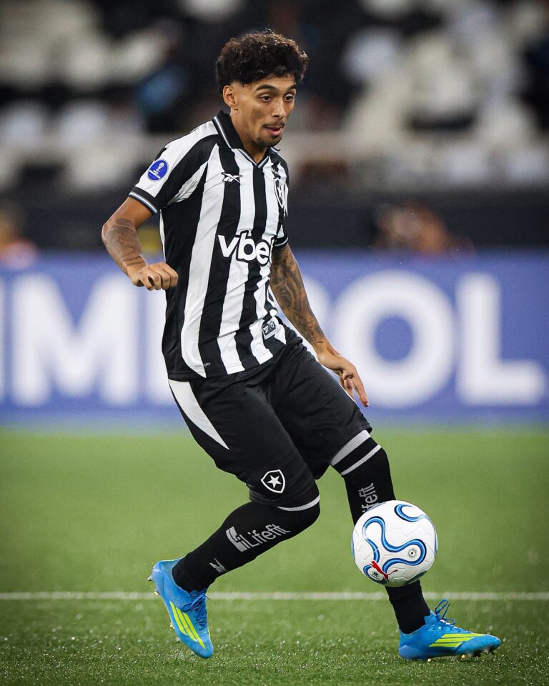 Racing perdió ante Botafogo y se complica en la Copa