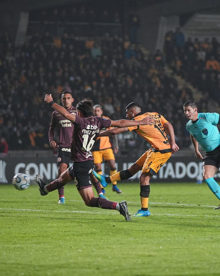 Universitario cayó ante Coquimbo y complica su futuro