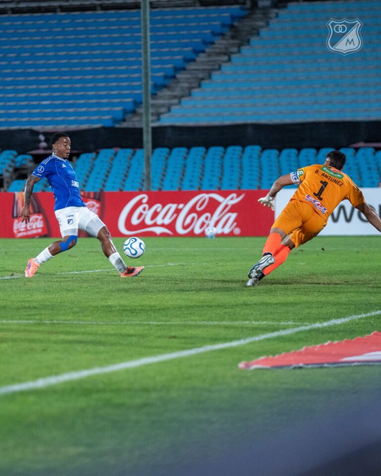 Millonarios conquistó el Centenario y sueña con octavos