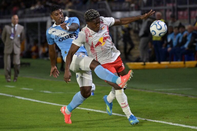 Bragantino elimina a Sporting Cristal y avanza a los octavos de final