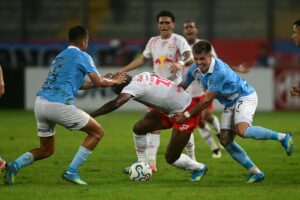 Sporting Cristal y Bragantino dejaron la serie abierta