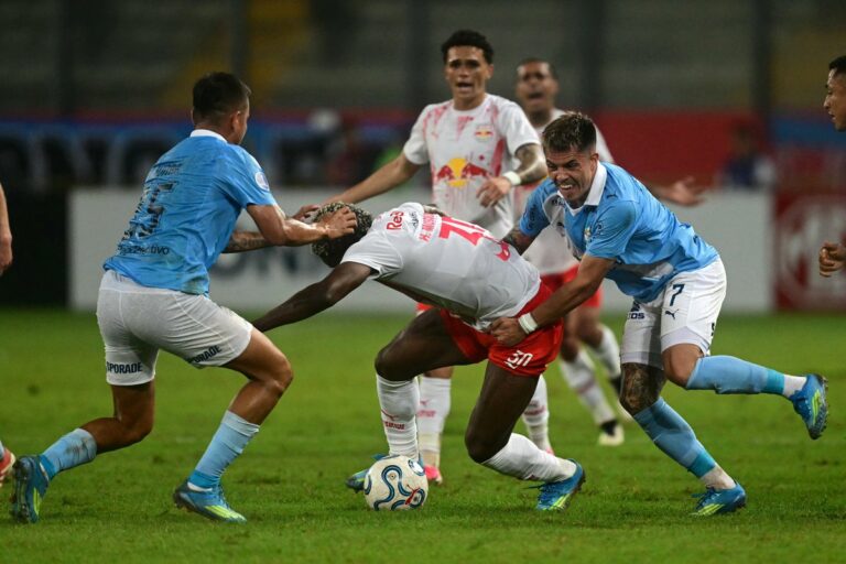 Sporting Cristal y Bragantino dejaron la serie abierta