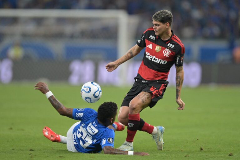 Cruzeiro y Flamengo empatan y dejan todo abierto para la vuelta en la Libertadores