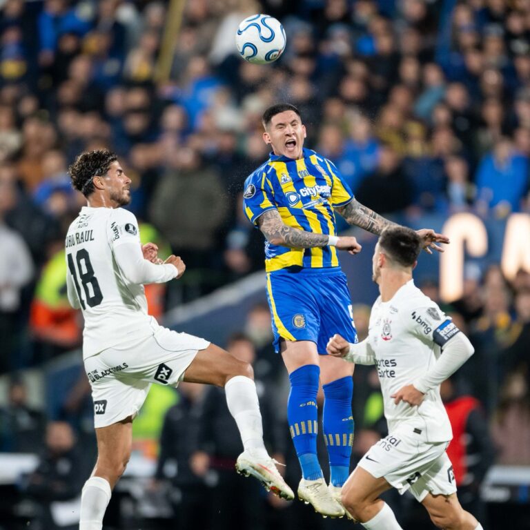 Rosario Central y Corinthians dejan todo abierto en la Libertadores